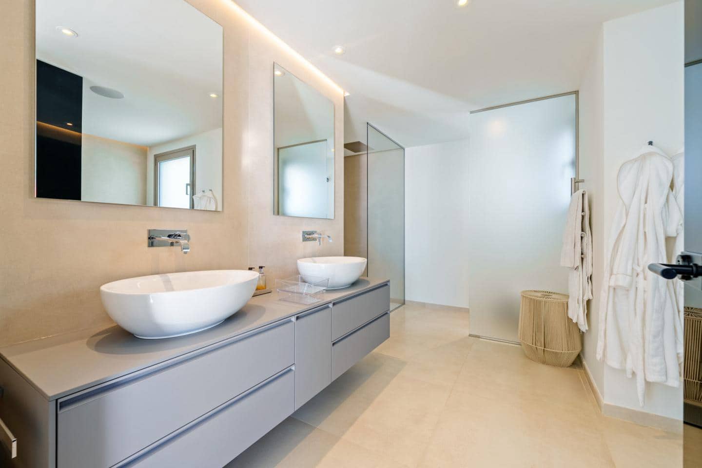 3 soverom Penthouse til salgs i Marbella med svømmebasseng garasje - € 3 150 000 (Ref: 9569962)