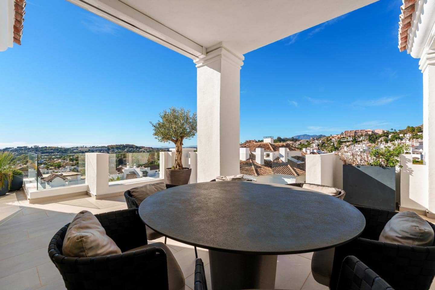 3 soverom Penthouse til salgs i Marbella med svømmebasseng garasje - € 3 150 000 (Ref: 9569962)