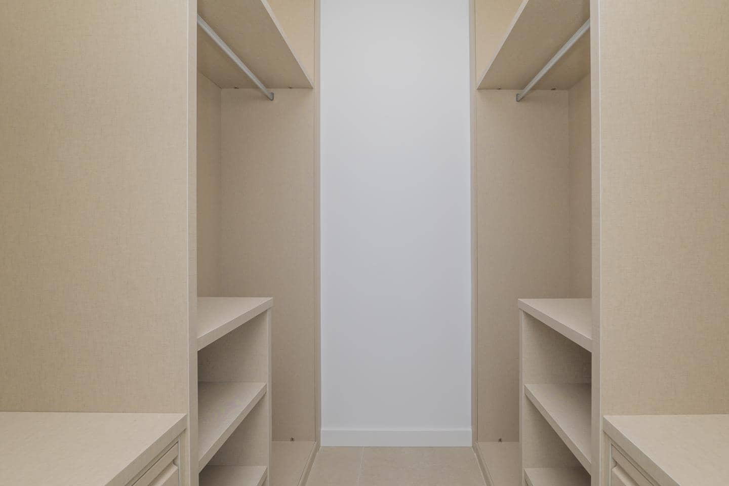 3 soveværelse Villa til salg i El Paraiso med swimmingpool garage - € 1.050.000 (Ref: 9575170)