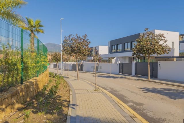 3 soveværelse Villa til salg i El Paraiso, Estepona med swimmingpool garage - € 1.050.000 (Ref: 9575170)