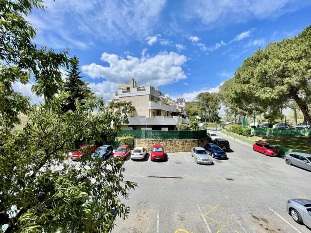 Studio na sprzedaż w La Dama de Noche - La Alzambra, Marbella z basenem garażem - 252 000 € (Ref: 9620706)