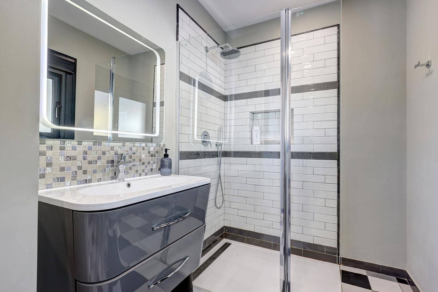 4 bedroom Villa for sale in Casares with pool garage - € 2,250,000 (Ref: 9643078)