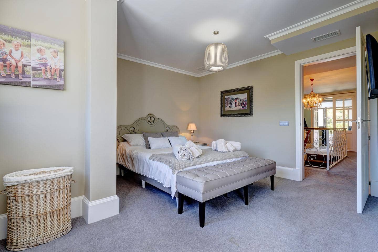 4 bedroom Villa for sale in Casares with pool garage - € 2,250,000 (Ref: 9643078)