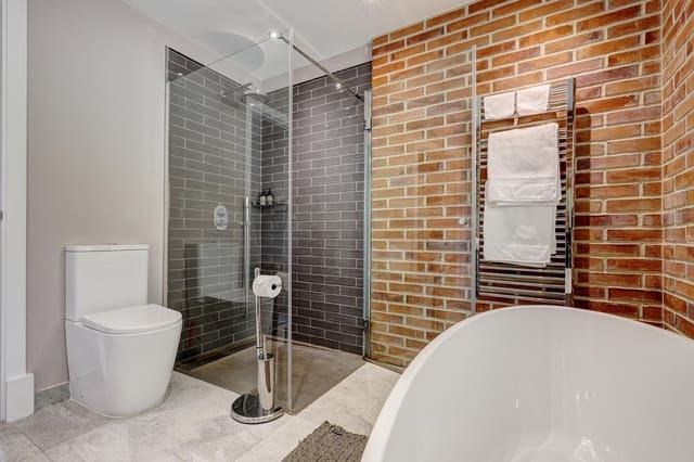 4 slaapkamer Villa te koop in Casares Pueblo, Casares met zwembad garage - € 2.250.000 (Ref: 9643078)