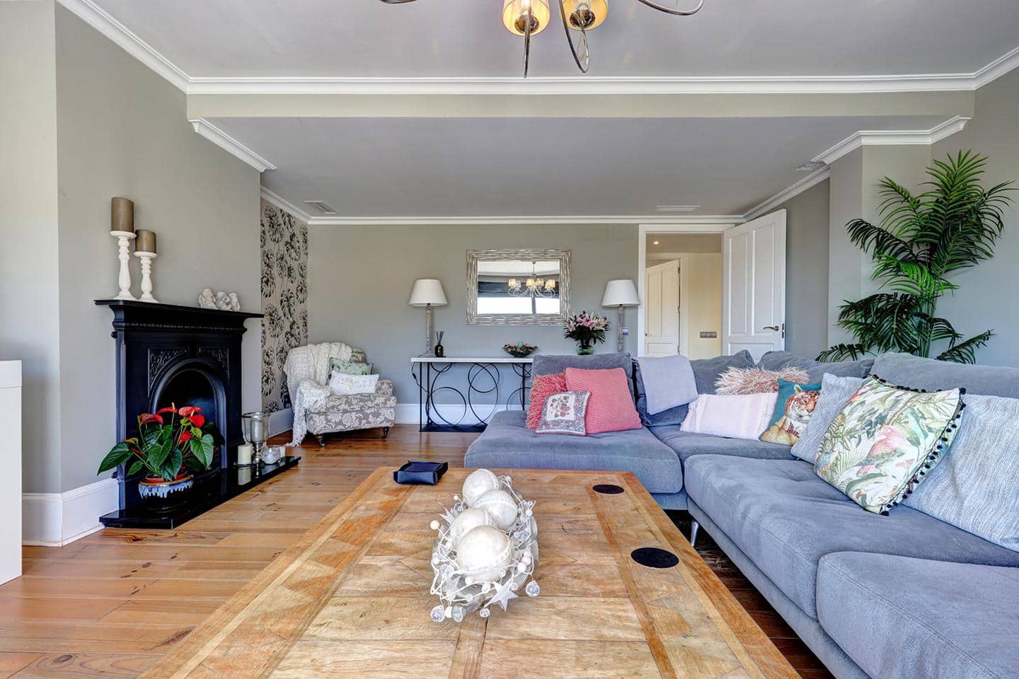 4 bedroom Villa for sale in Casares with pool garage - € 2,250,000 (Ref: 9643078)