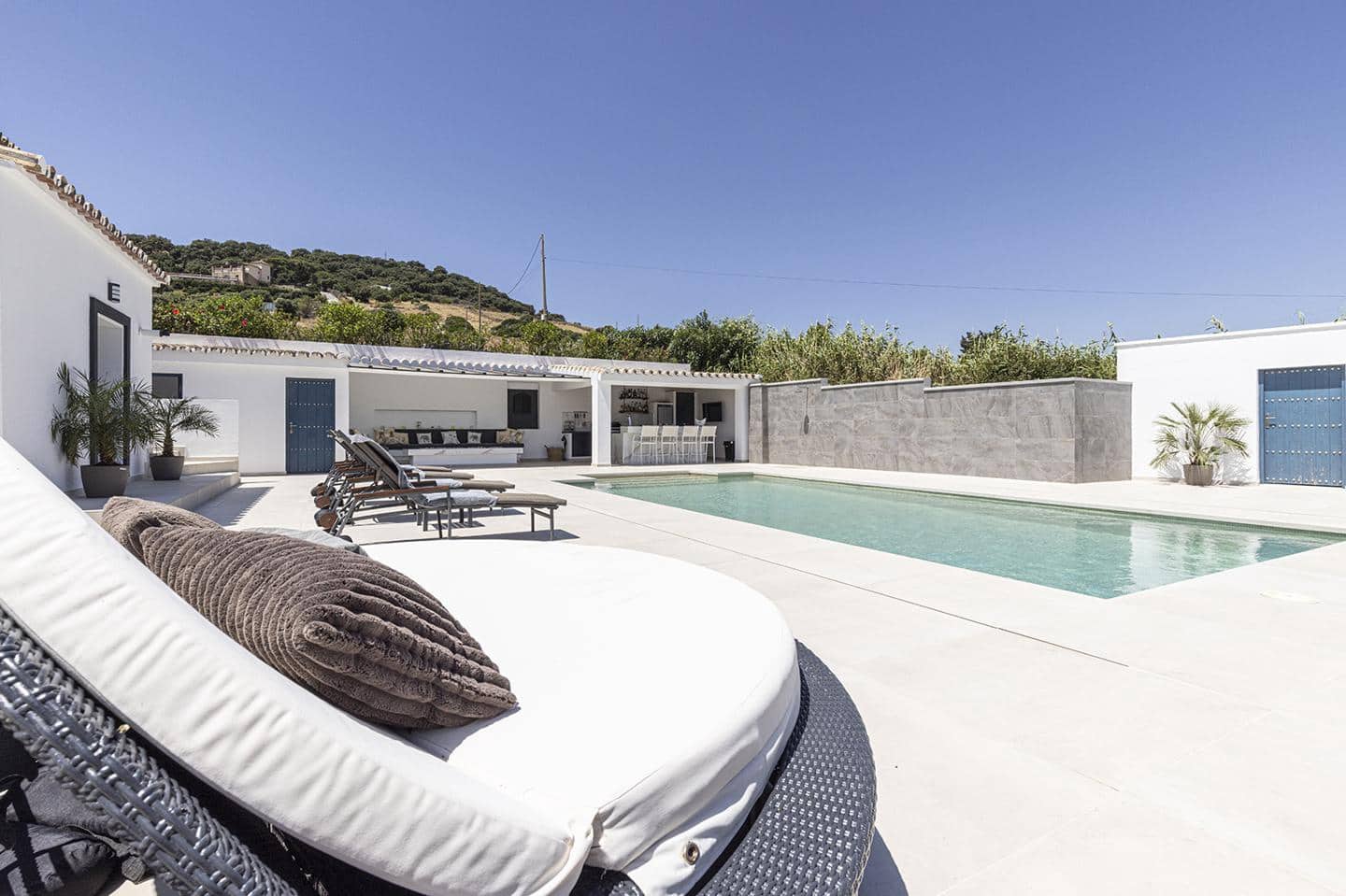 4 bedroom Villa for sale in Casares with pool garage - € 2,250,000 (Ref: 9643078)