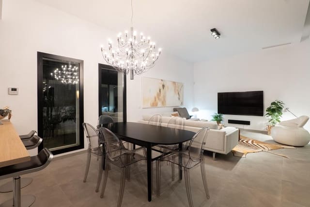 3 makuuhuone Huvila myytävänä paikassa Valle Romano Golf, Estepona mukana uima-altaan 
autotalli - 949 000 € (Ref: 9643597)