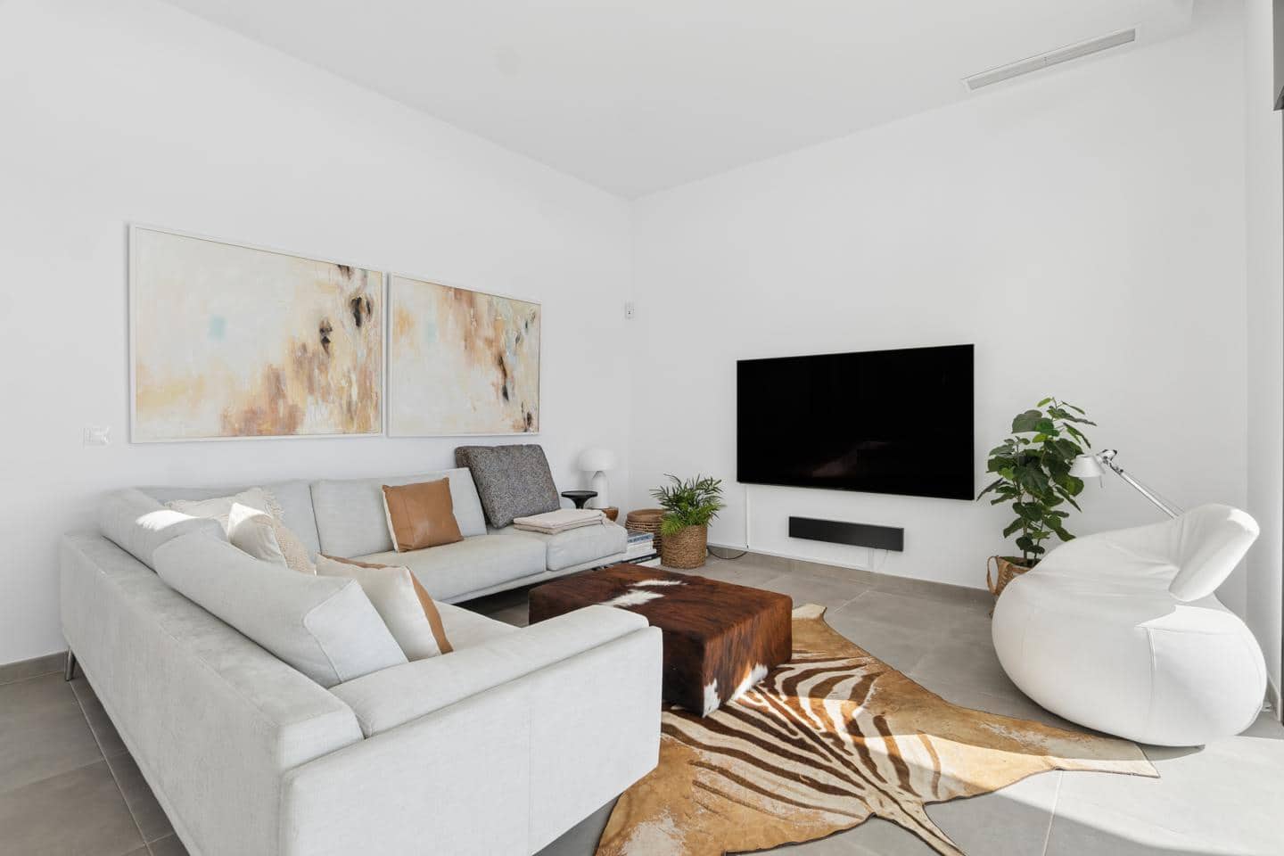 3 makuuhuone Huvila myytävänä paikassa Estepona mukana uima-altaan 
autotalli - 949 000 € (Ref: 9643597)