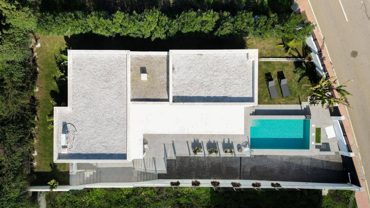 3 makuuhuone Huvila myytävänä paikassa Estepona mukana uima-altaan 
autotalli - 949 000 € (Ref: 9643597)