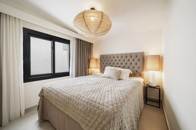 Chalet de 5 habitaciones en Nueva Alcántara, Marbella en venta con piscina garaje - 2.500.000 € (Ref: 9672705)