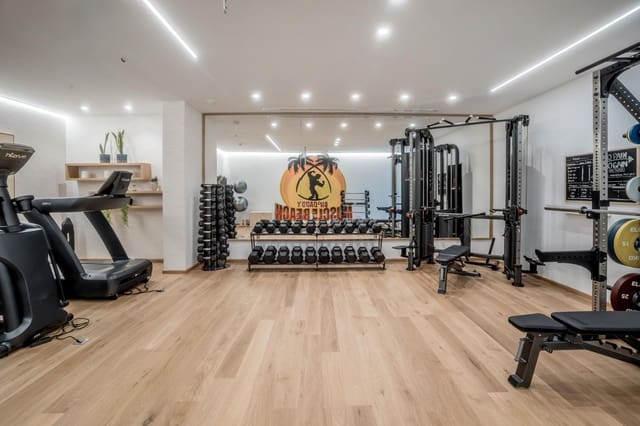 6 makuuhuone Huvila myytävänä paikassa Las Brisas, Marbella mukana uima-altaan 
autotalli - 10 995 000 € (Ref: 9673653)