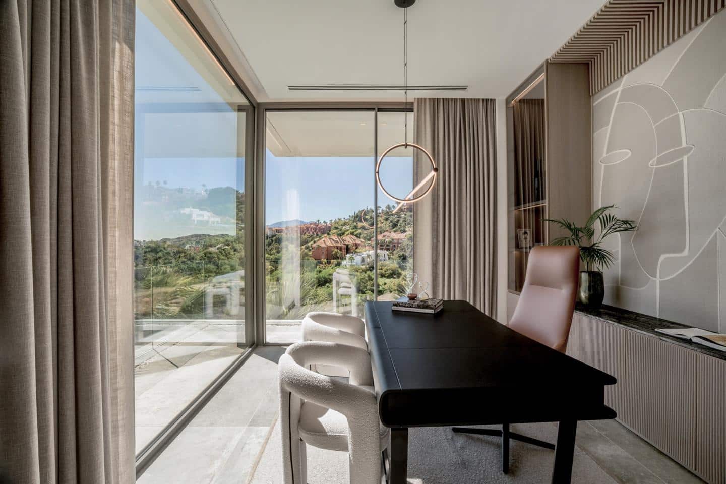 6 soverom Villa til salgs i Marbella med svømmebasseng garasje - € 10 995 000 (Ref: 9673653)