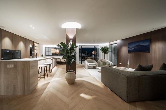 5 Zimmer Villa zu verkaufen in Las Brisas, Marbella mit Pool Garage - 4.950.000 € (Ref: 9673654)