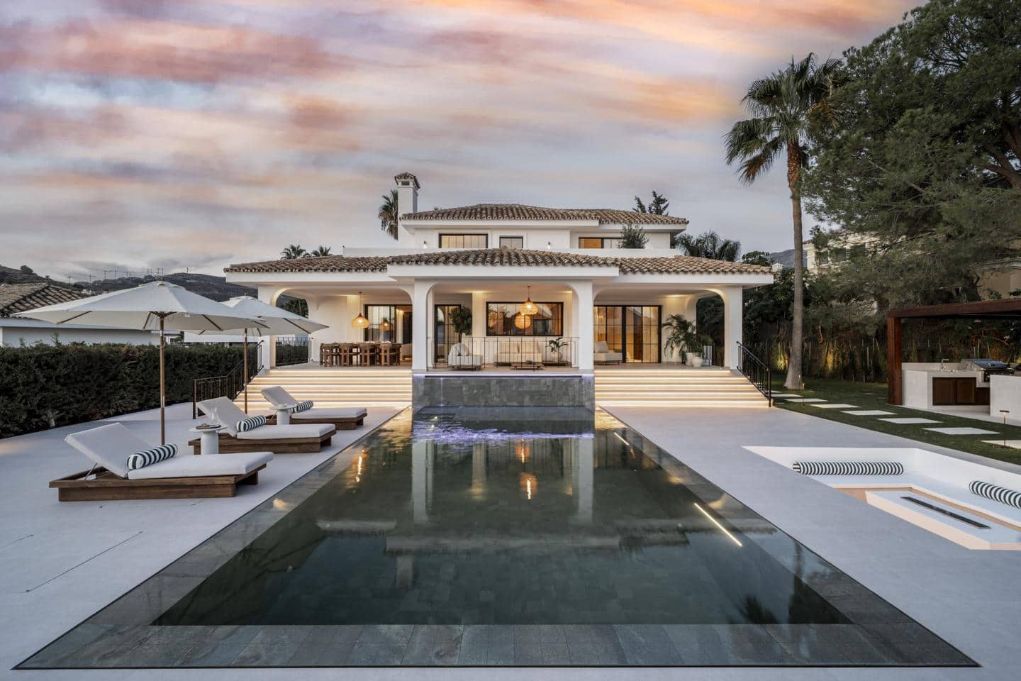 5 Zimmer Villa zu verkaufen in Marbella mit Pool Garage - 4.950.000 € (Ref: 9673654)