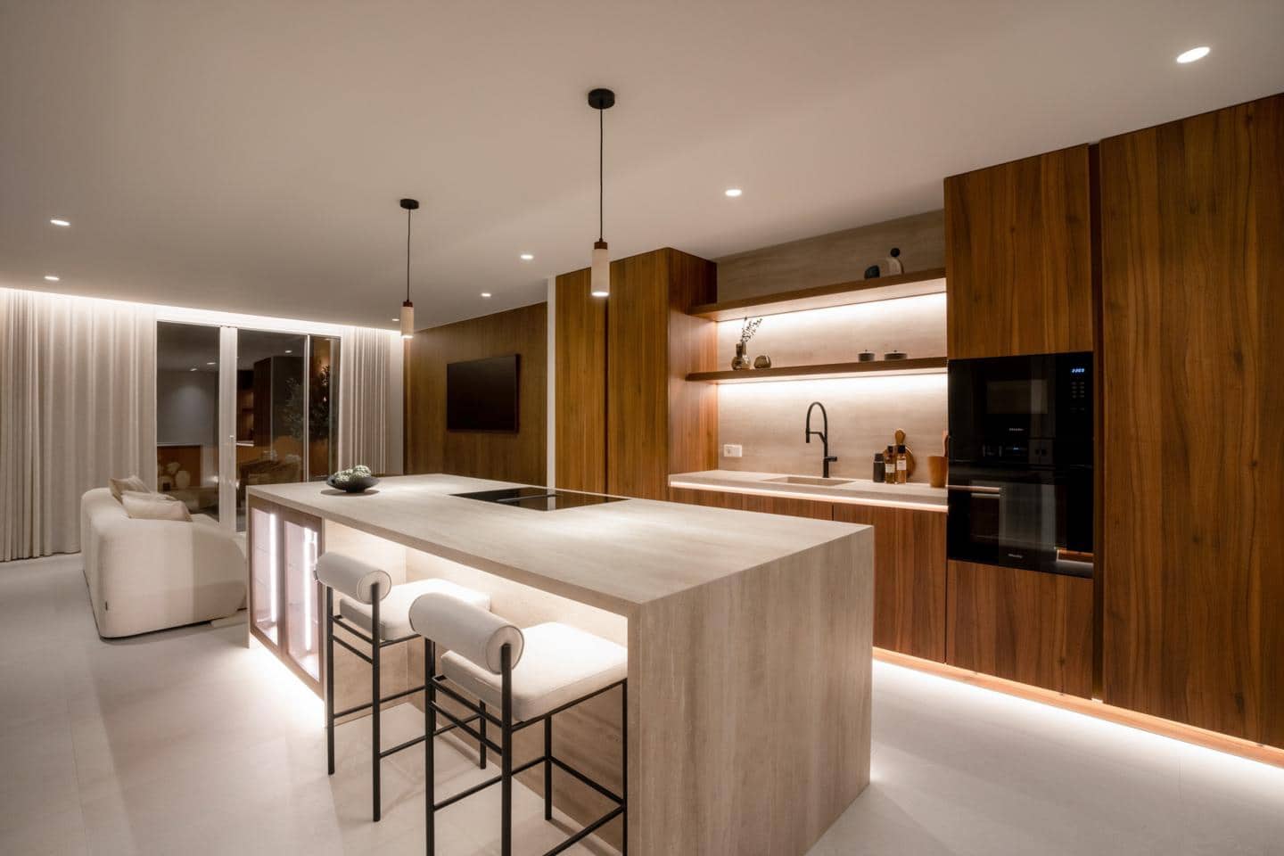 4 bedroom Flat for sale in Marbella with pool garage - € 1,749,000 (Ref: 9674738)