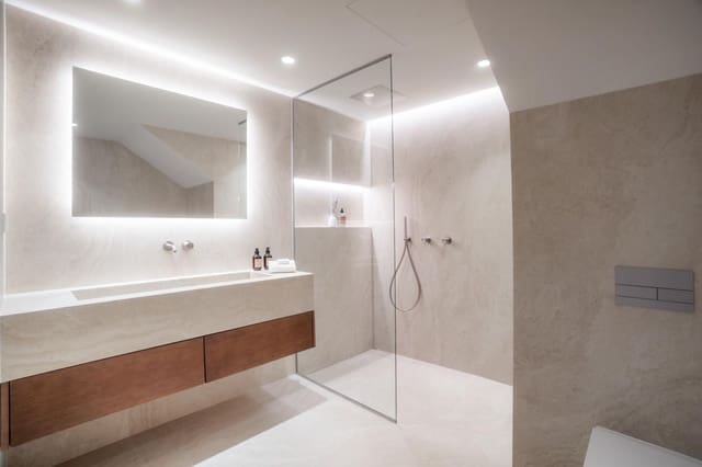 4 bedroom Flat for sale in Las Brisas, Marbella with pool garage - € 1,749,000 (Ref: 9674738)