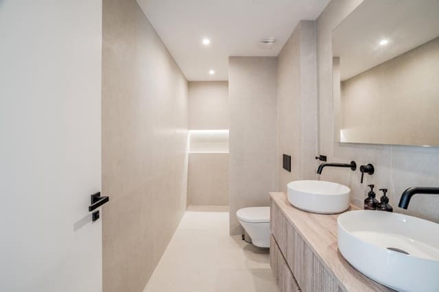 3 chambre Appartement à vendre à La Quinta, Benahavís avec piscine garage - 649 000 € (Ref: 9676275)