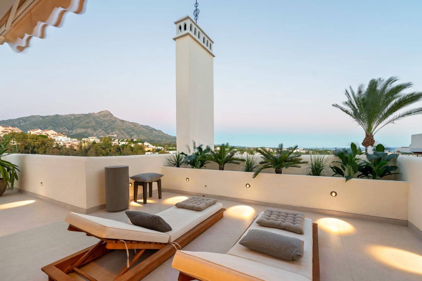 3 soverom Penthouse til salgs i Marbella med svømmebasseng garasje - € 2 750 000 (Ref: 9687331)