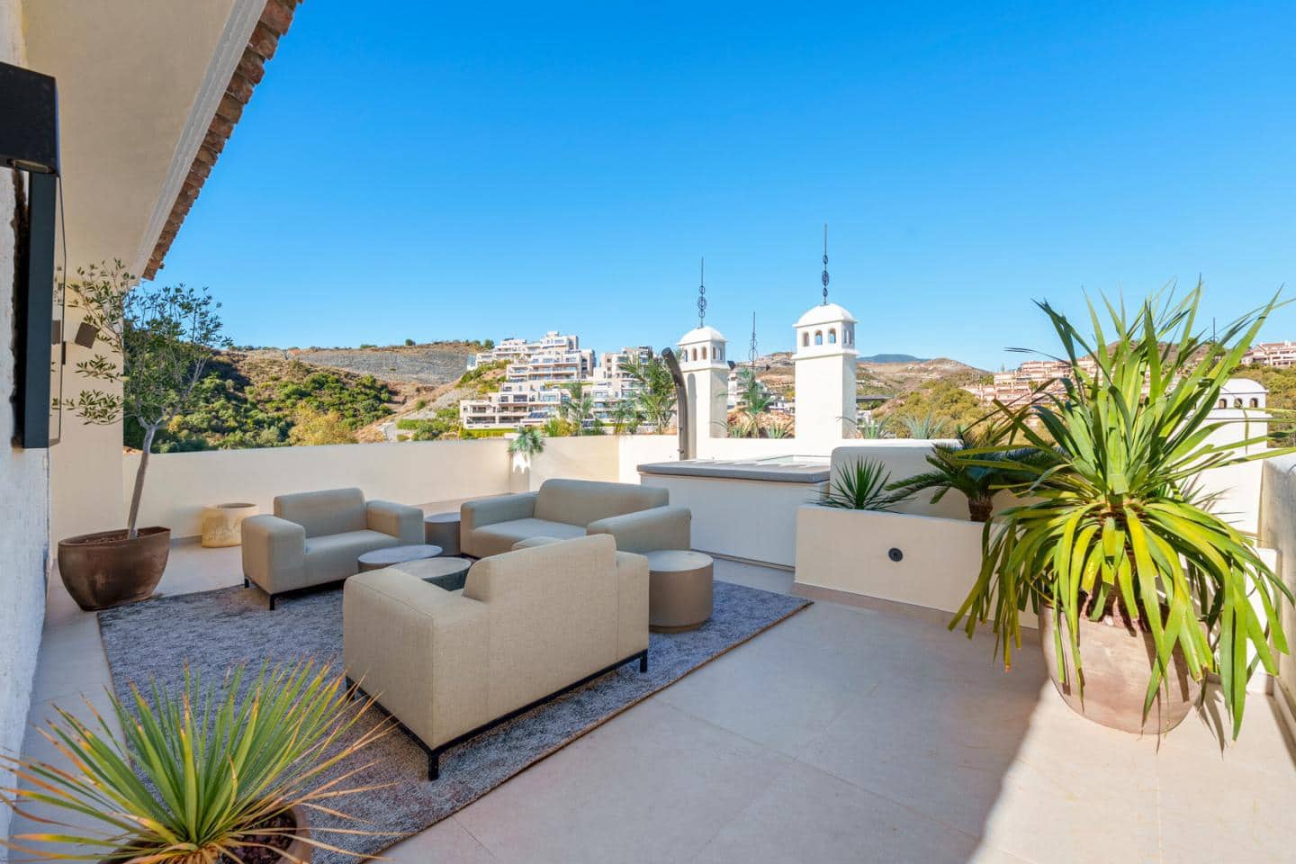 3 soverom Penthouse til salgs i Marbella med svømmebasseng garasje - € 2 750 000 (Ref: 9687331)