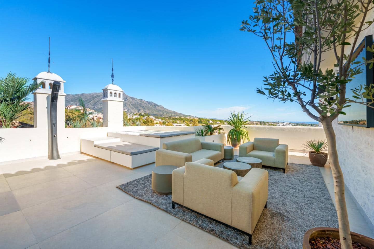 3 soverom Penthouse til salgs i Marbella med svømmebasseng garasje - € 2 750 000 (Ref: 9687331)