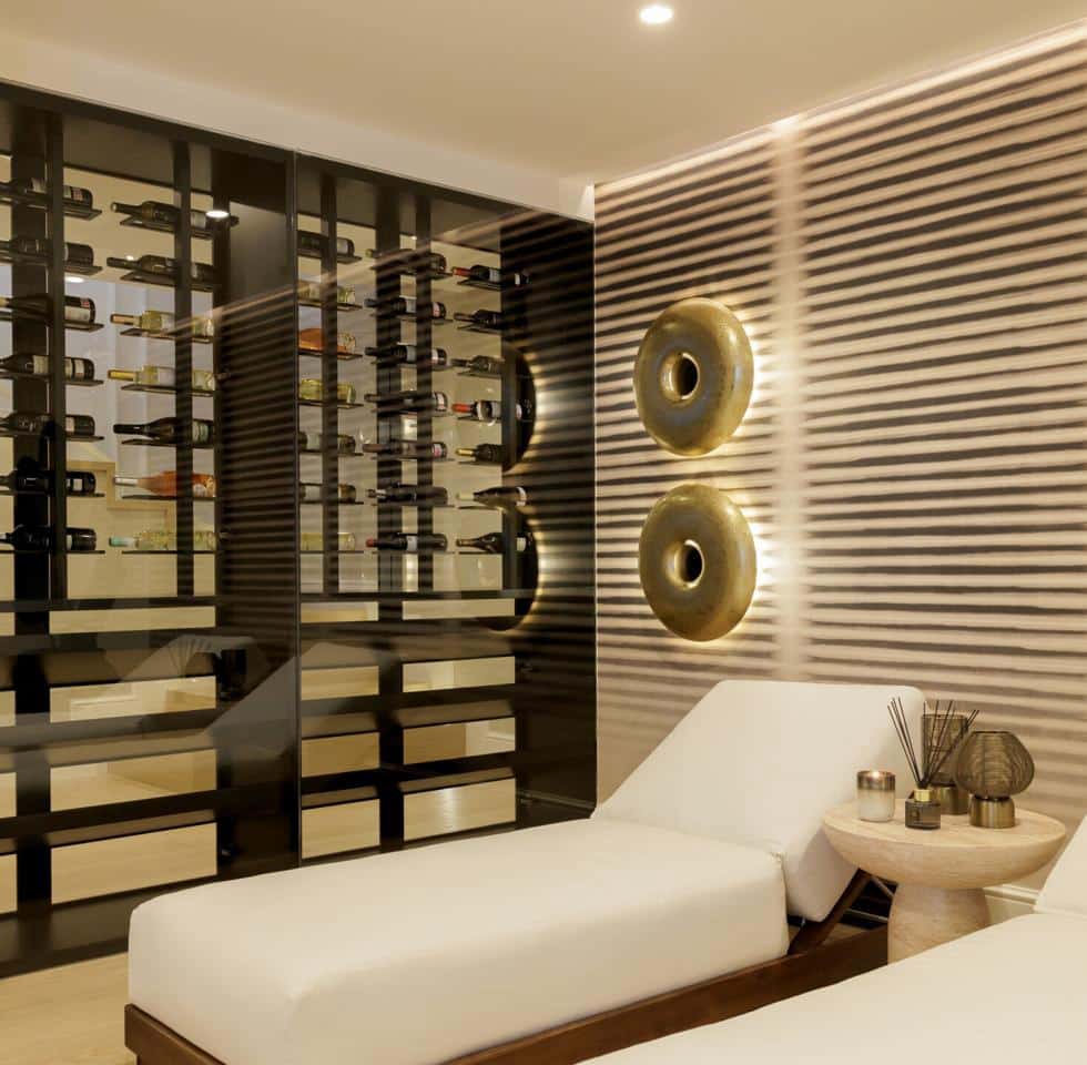 5 bedroom Villa for sale in Benahavis with pool garage - € 6,250,000 (Ref: 9687332)