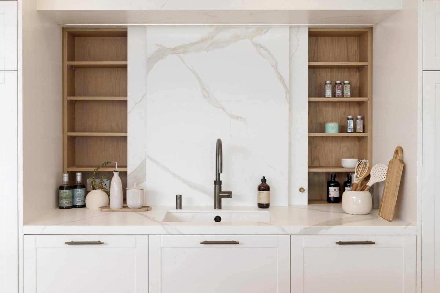 5 bedroom Villa for sale in Benahavis with pool garage - € 6,250,000 (Ref: 9687332)