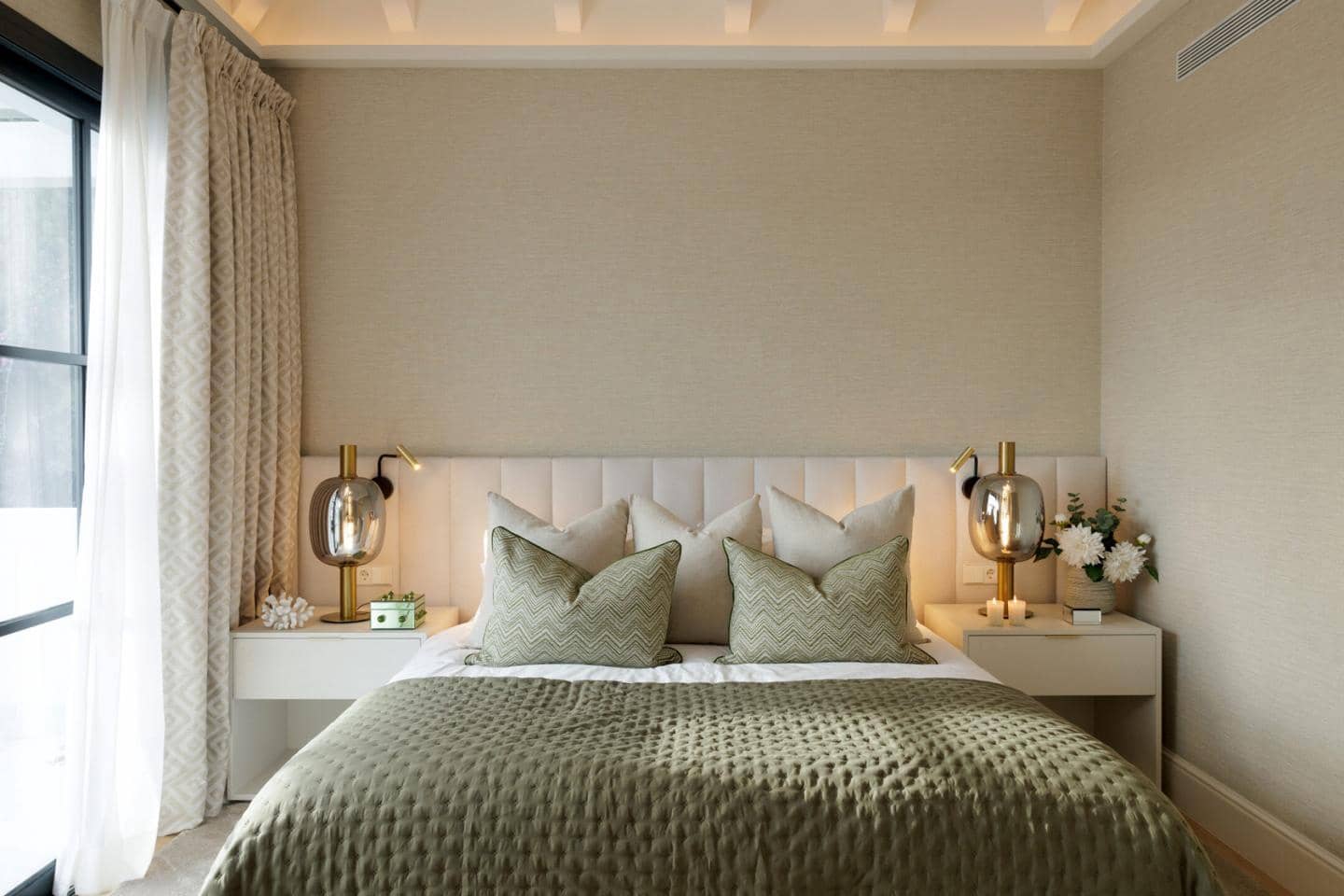 5 bedroom Villa for sale in Benahavis with pool garage - € 6,250,000 (Ref: 9687332)