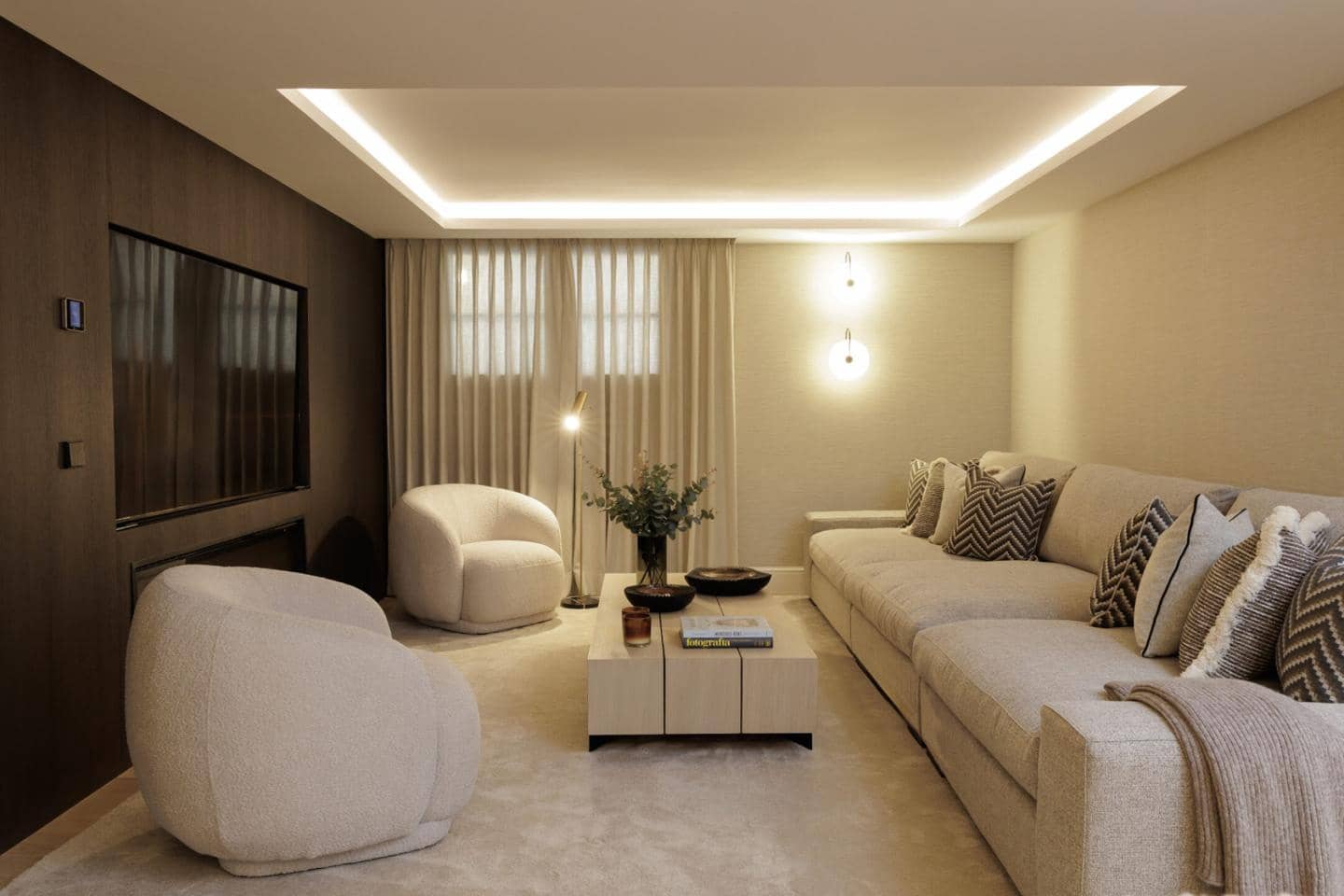 5 bedroom Villa for sale in Benahavis with pool garage - € 6,250,000 (Ref: 9687332)