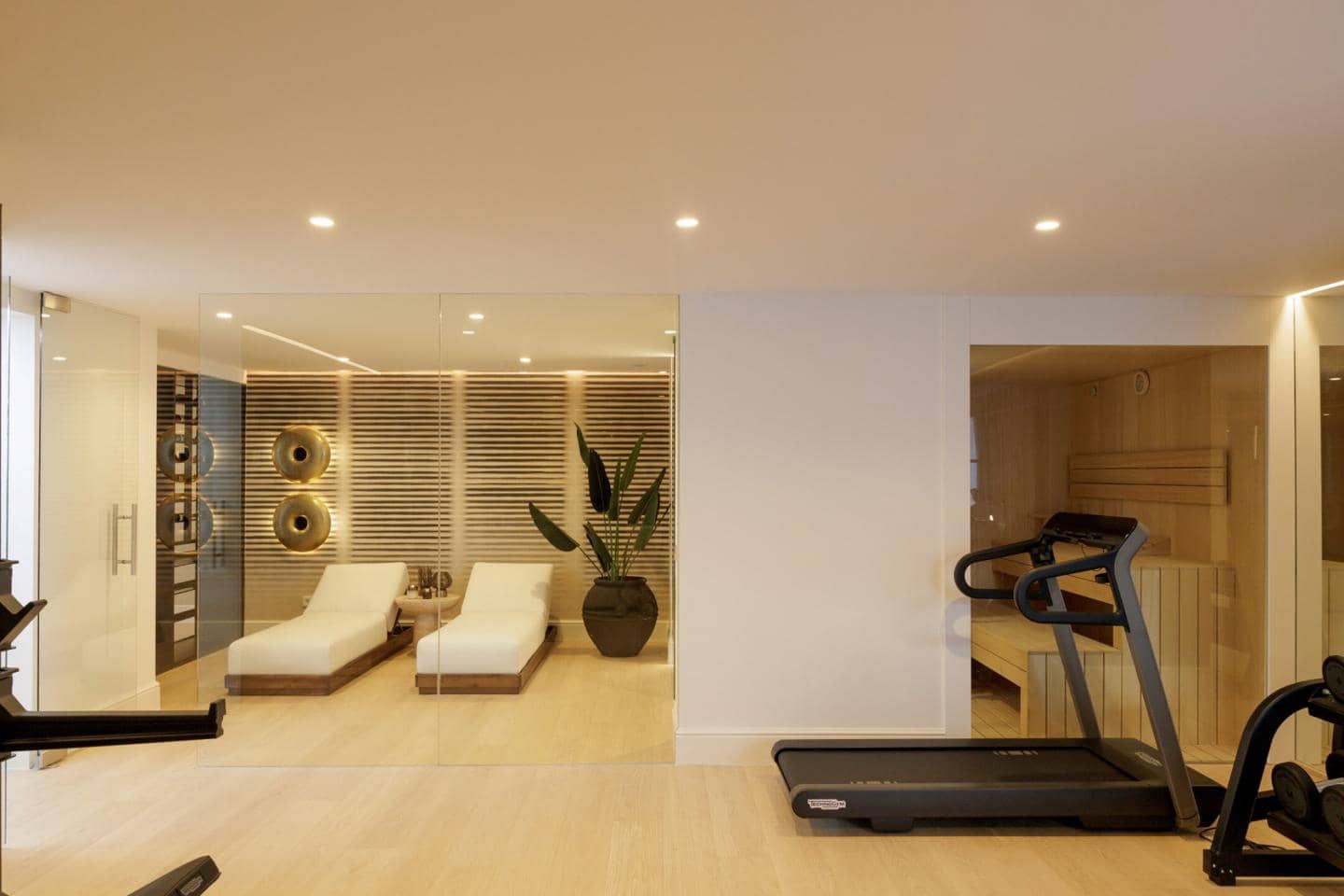 5 bedroom Villa for sale in Benahavis with pool garage - € 6,250,000 (Ref: 9687332)