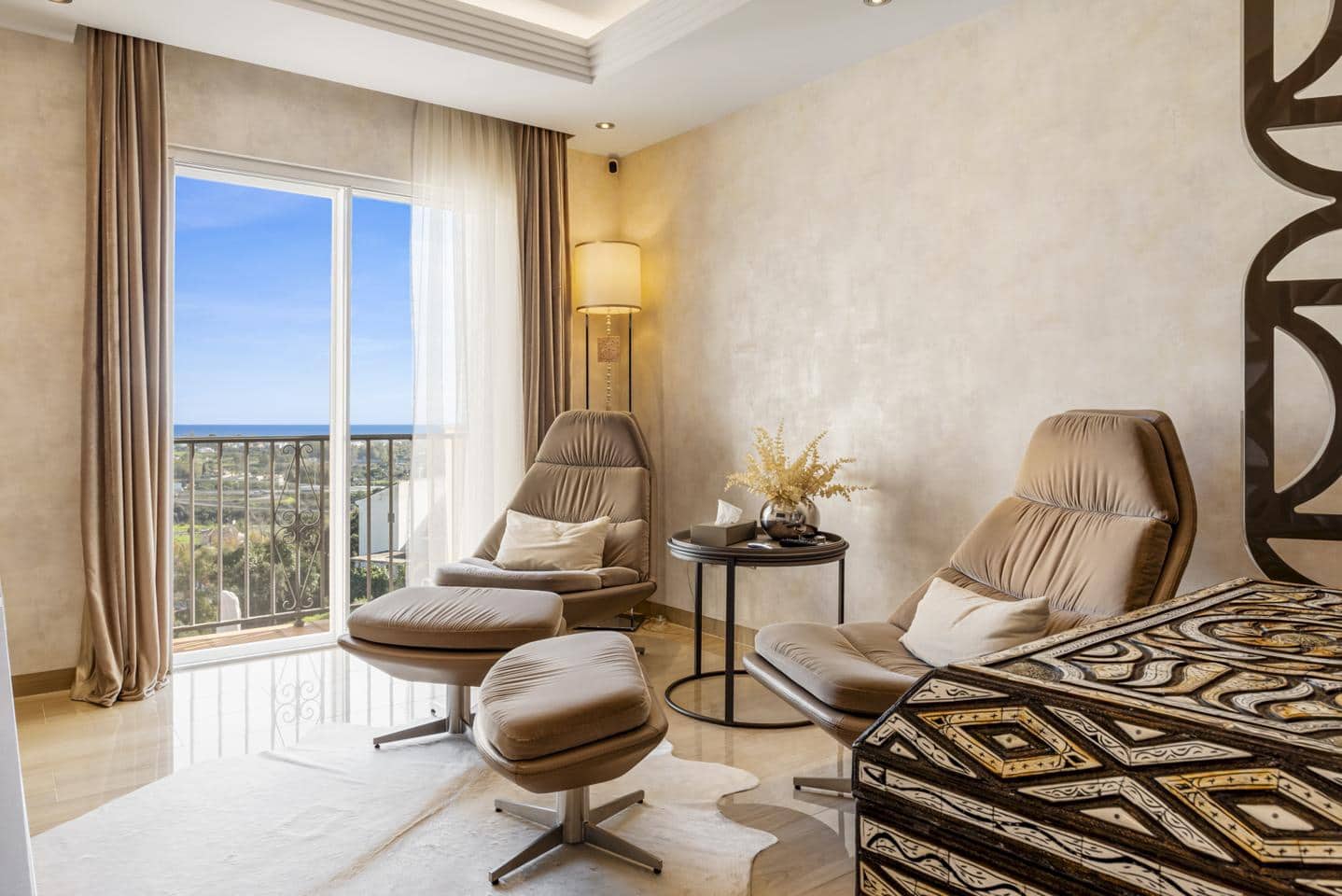 4 sypialnia Penthouse na sprzedaż w Benahavis z basenem garażem - 2 650 000 € (Ref: 9688566)