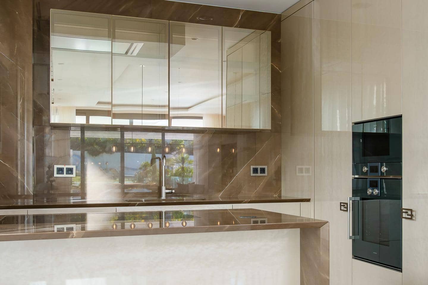 4 sypialnia Mieszkanie na sprzedaż w Marbella z basenem garażem - 4 500 000 € (Ref: 9696749)