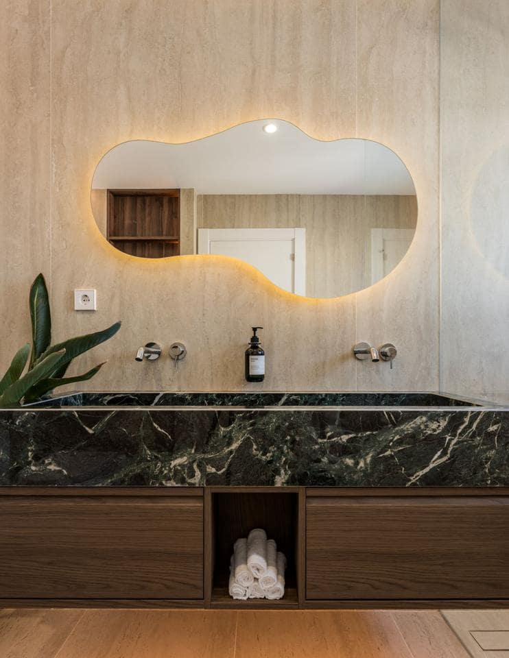 3 bedroom Penthouse for sale in Marbella with pool garage - € 1,695,000 (Ref: 9696879)