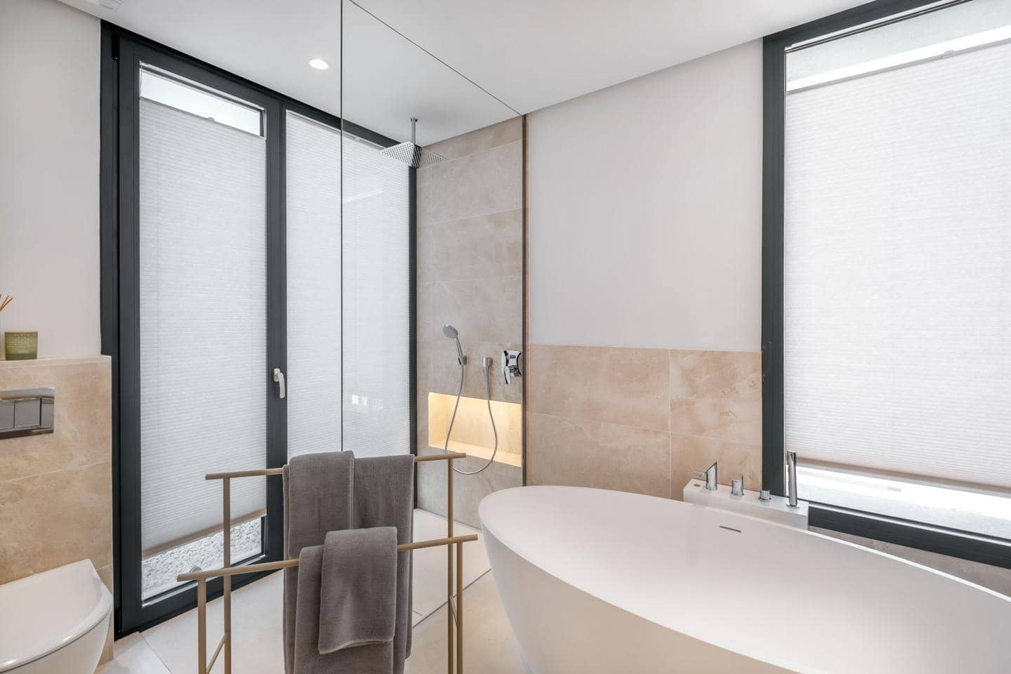 6 soverom Villa til salgs i New Golden Mile med svømmebasseng garasje - € 2 995 000 (Ref: 9696880)