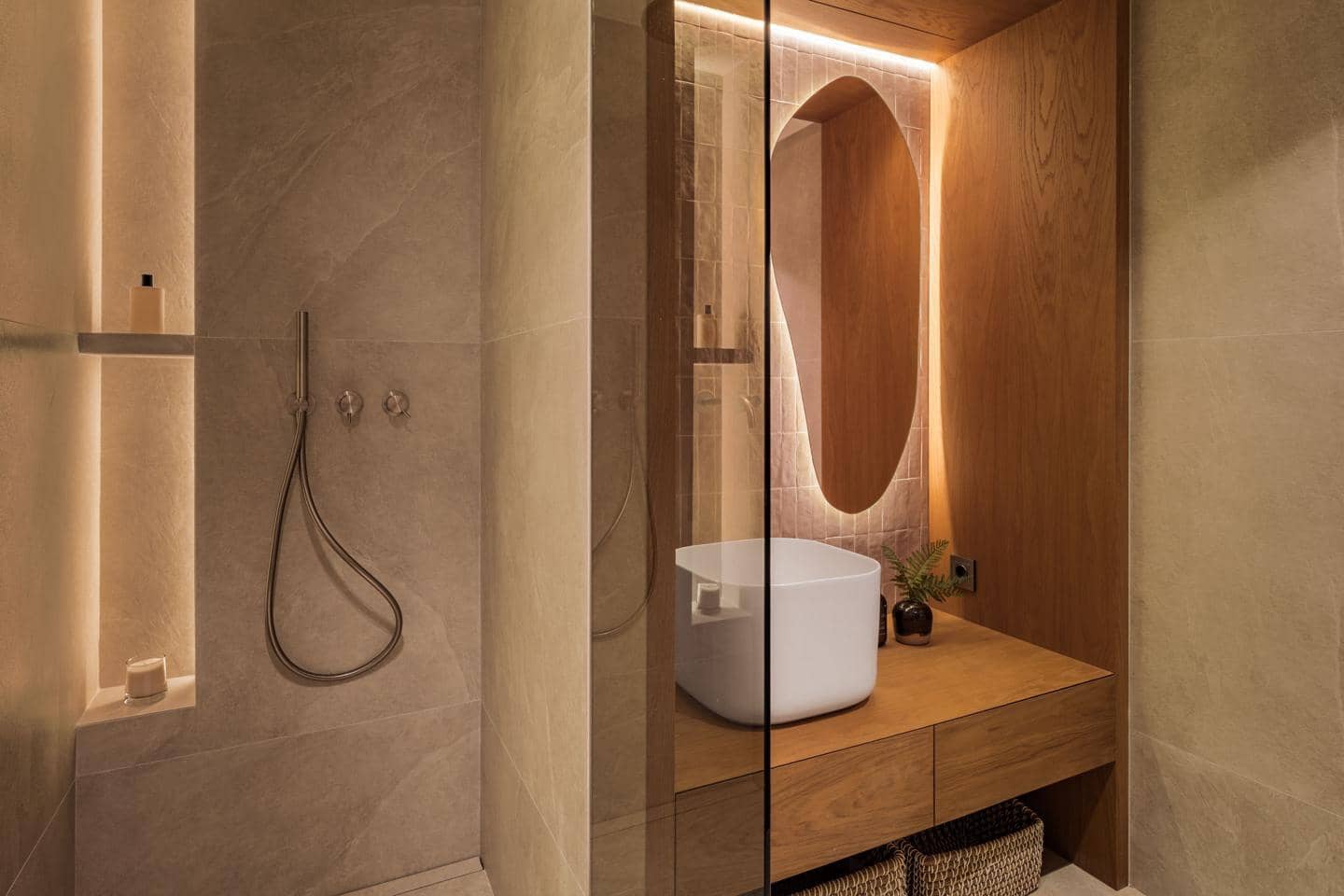 4 bedroom Flat for sale in Marbella with pool garage - € 1,595,000 (Ref: 9696881)