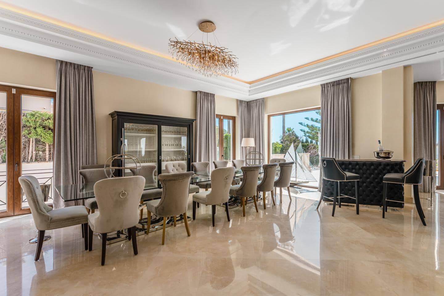 8 soveværelse Villa til salg i Marbella med swimmingpool garage - € 11.950.000 (Ref: 9706113)