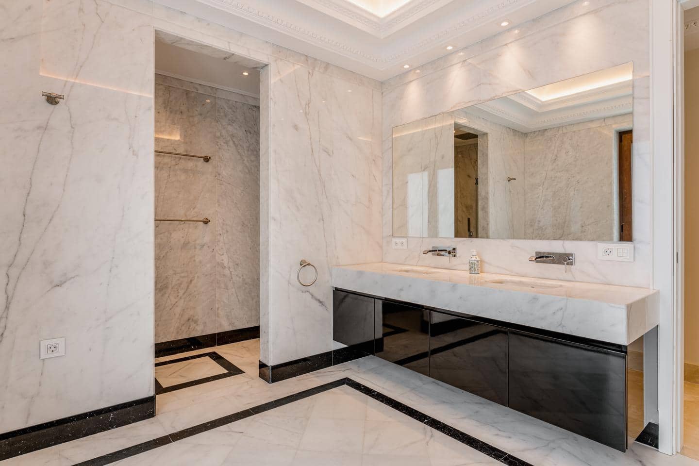 8 soveværelse Villa til salg i Marbella med swimmingpool garage - € 11.950.000 (Ref: 9706113)