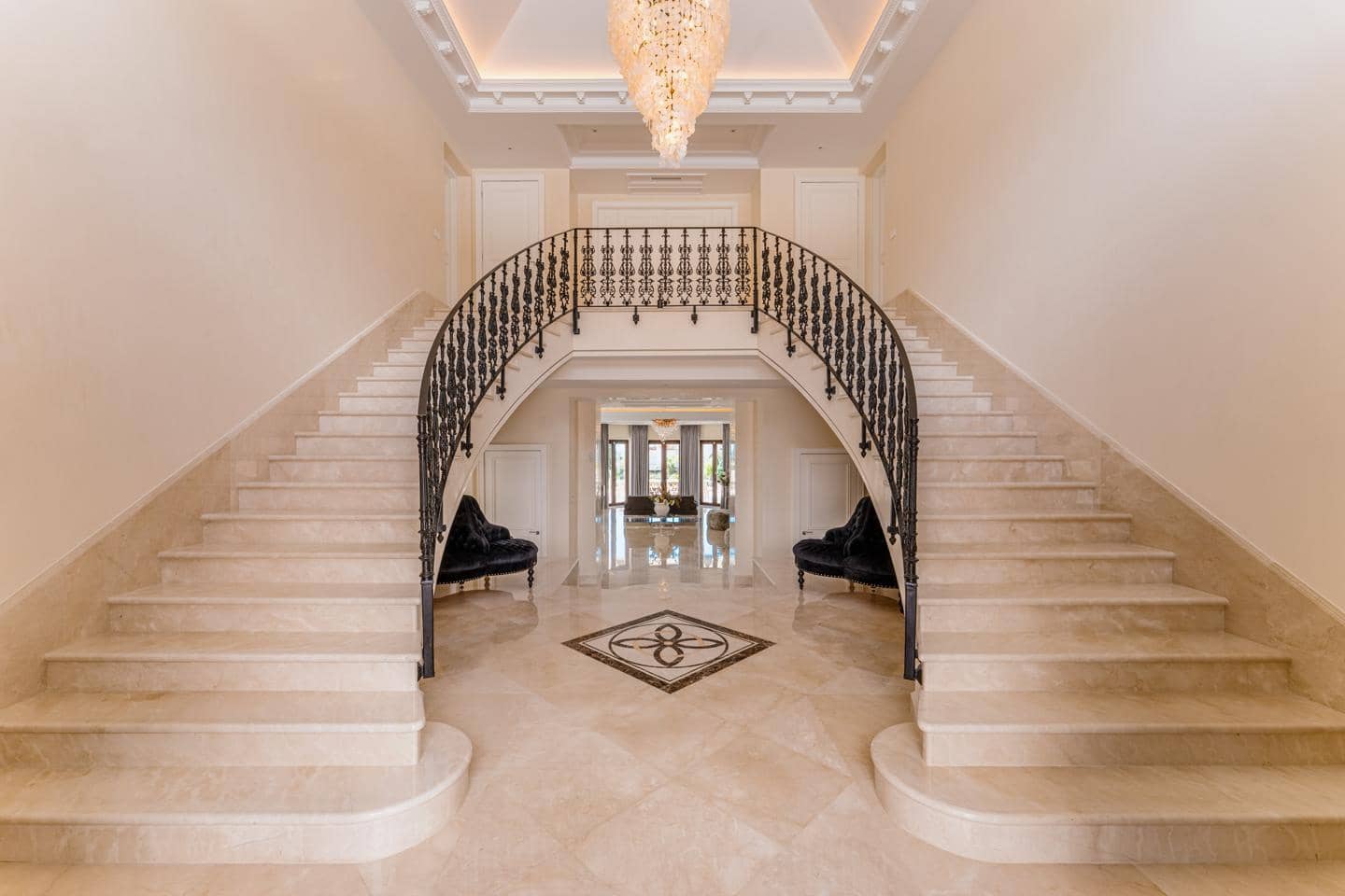 8 soveværelse Villa til salg i Marbella med swimmingpool garage - € 11.950.000 (Ref: 9706113)