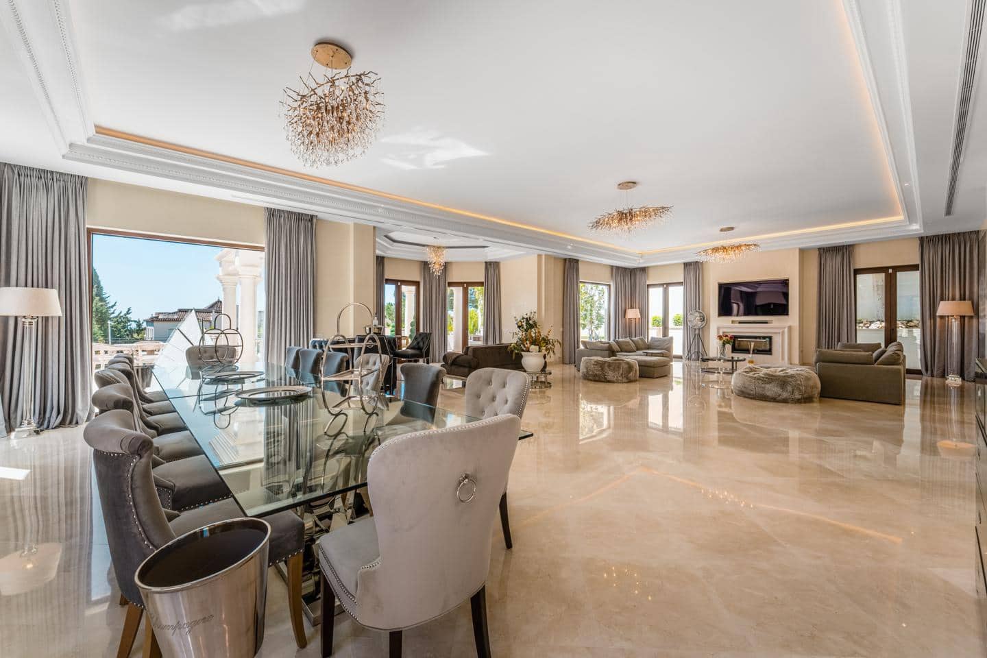 8 soveværelse Villa til salg i Marbella med swimmingpool garage - € 11.950.000 (Ref: 9706113)