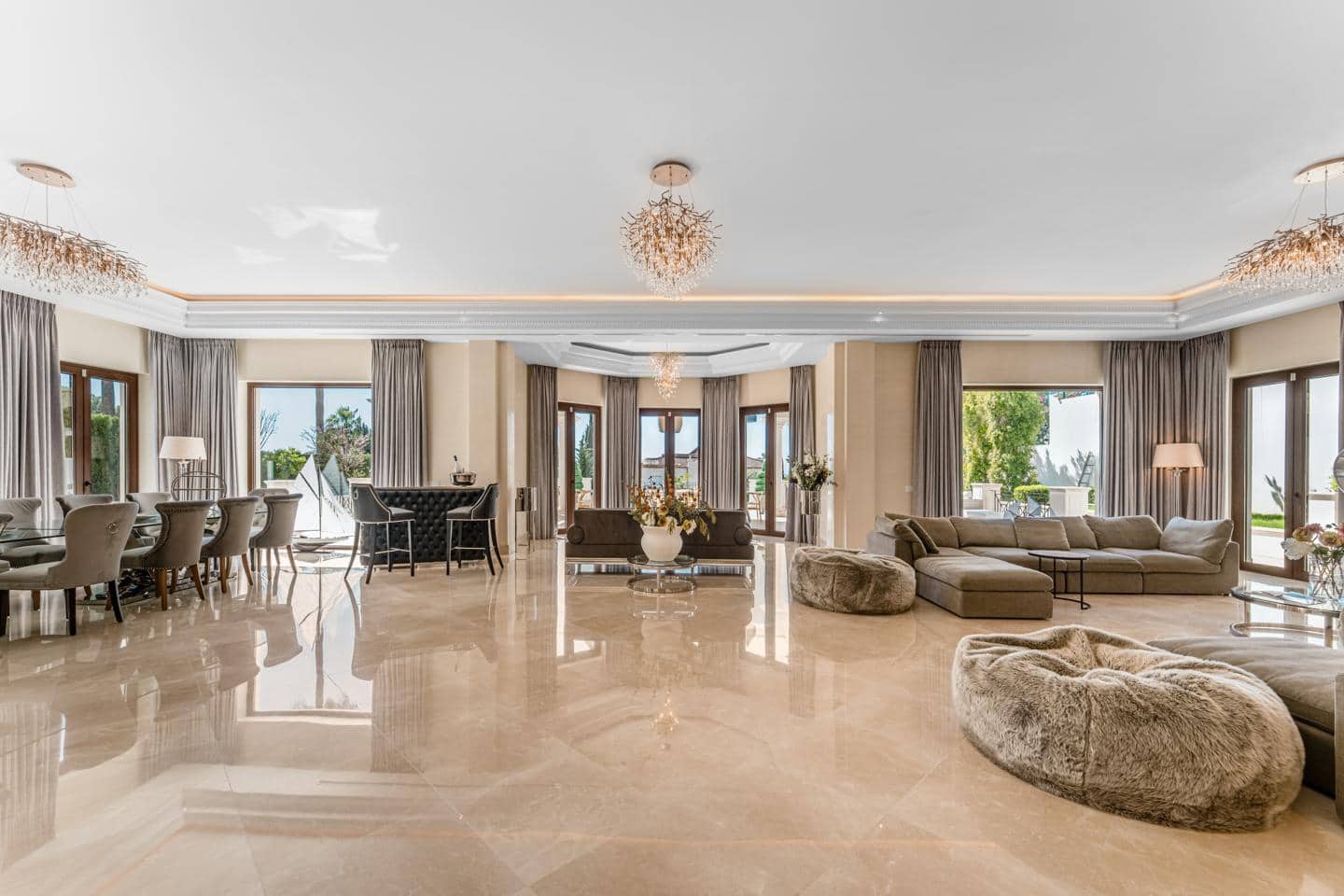 8 soveværelse Villa til salg i Marbella med swimmingpool garage - € 11.950.000 (Ref: 9706113)