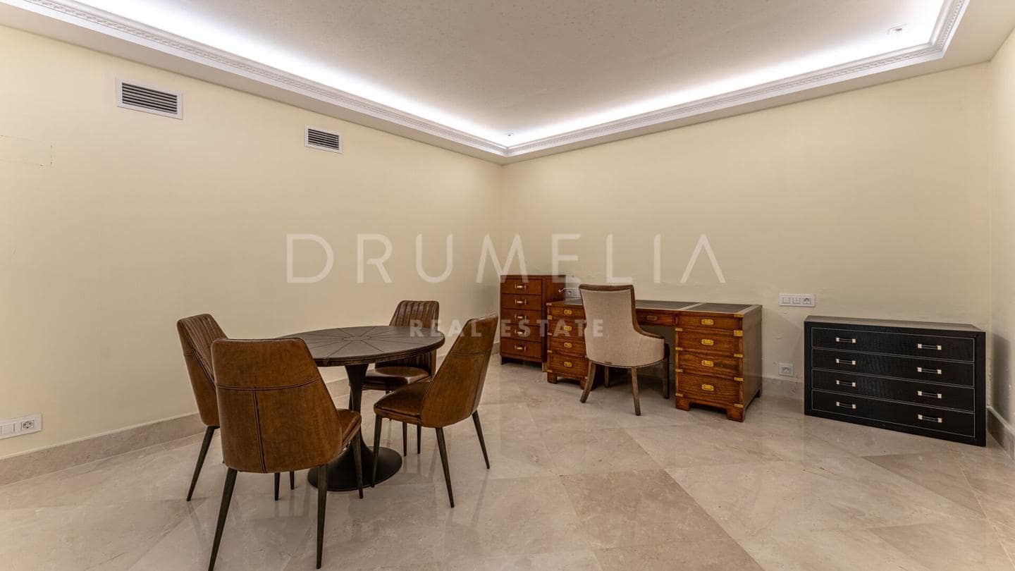 8 soveværelse Villa til salg i Marbella med swimmingpool garage - € 11.950.000 (Ref: 9706113)