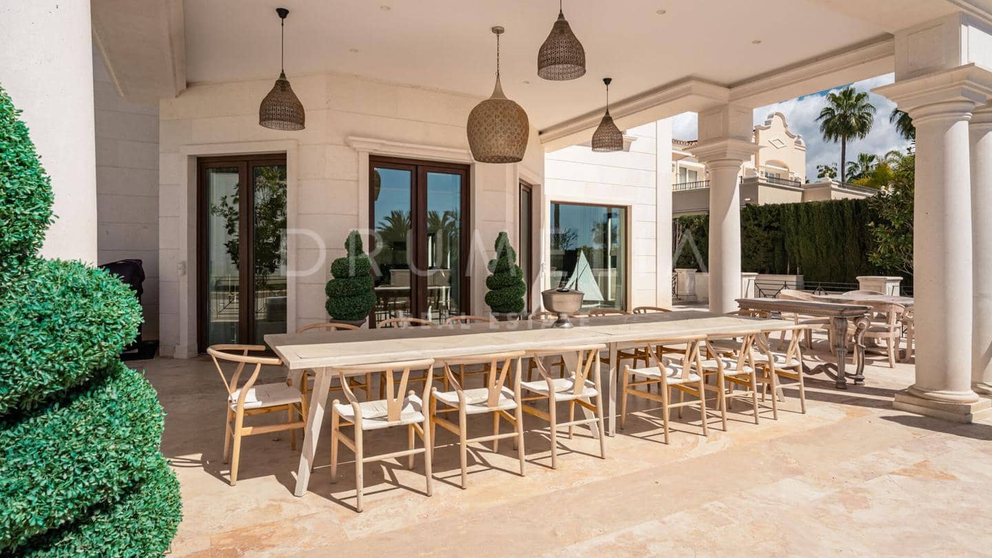 8 soveværelse Villa til salg i Marbella med swimmingpool garage - € 11.950.000 (Ref: 9706113)