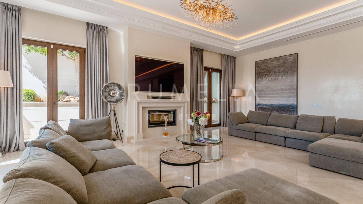 8 soveværelse Villa til salg i Marbella med swimmingpool garage - € 11.950.000 (Ref: 9706113)