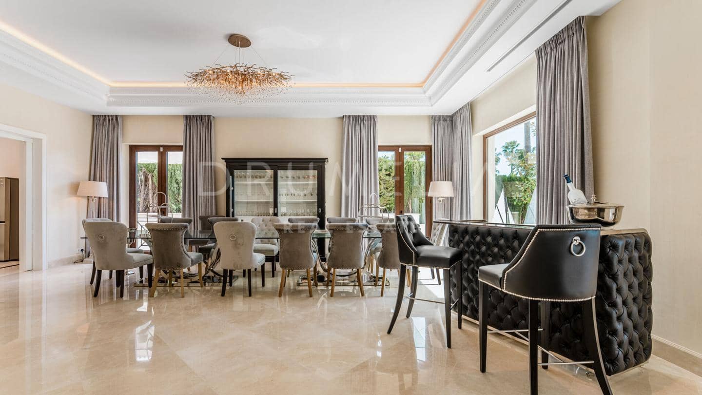 8 soveværelse Villa til salg i Marbella med swimmingpool garage - € 11.950.000 (Ref: 9706113)