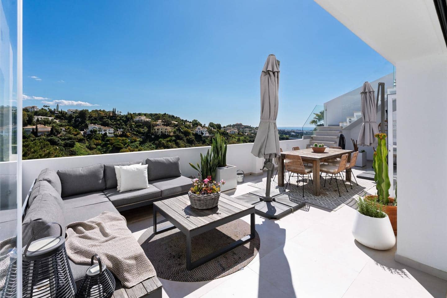 3 chambre Penthouse à vendre à Benahavis avec piscine garage - 1 195 000 € (Ref: 9706126)