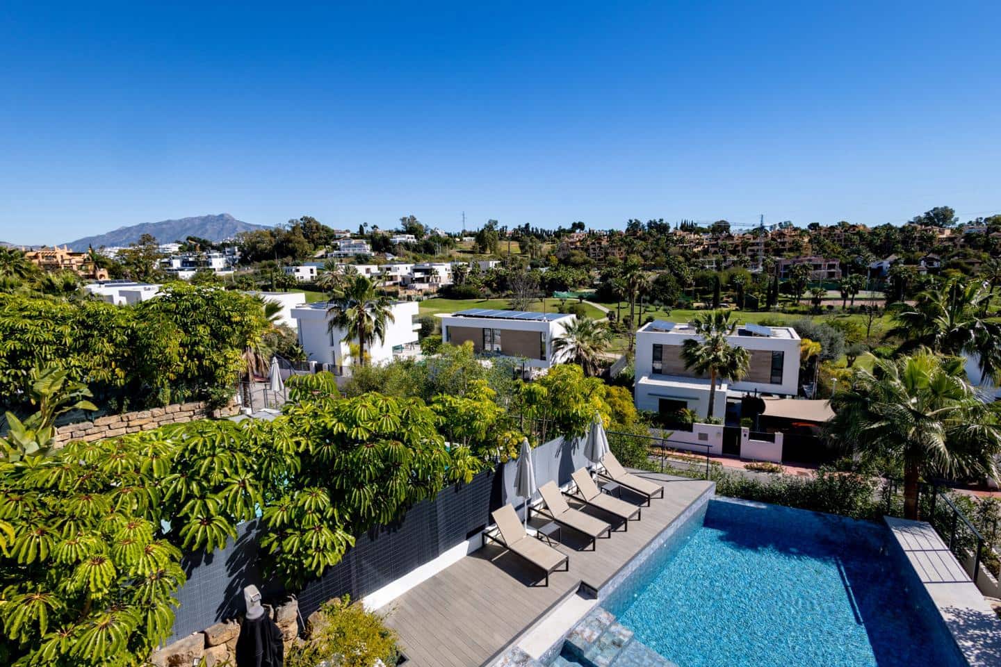 4 chambre Villa/Maison à vendre à Estepona avec piscine garage - 1 995 000 € (Ref: 9724988)