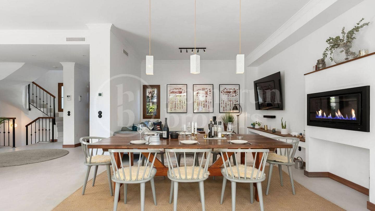 4 Zimmer Villa zu verkaufen in Estepona mit Pool Garage - 1.690.000 € (Ref: 9733385)