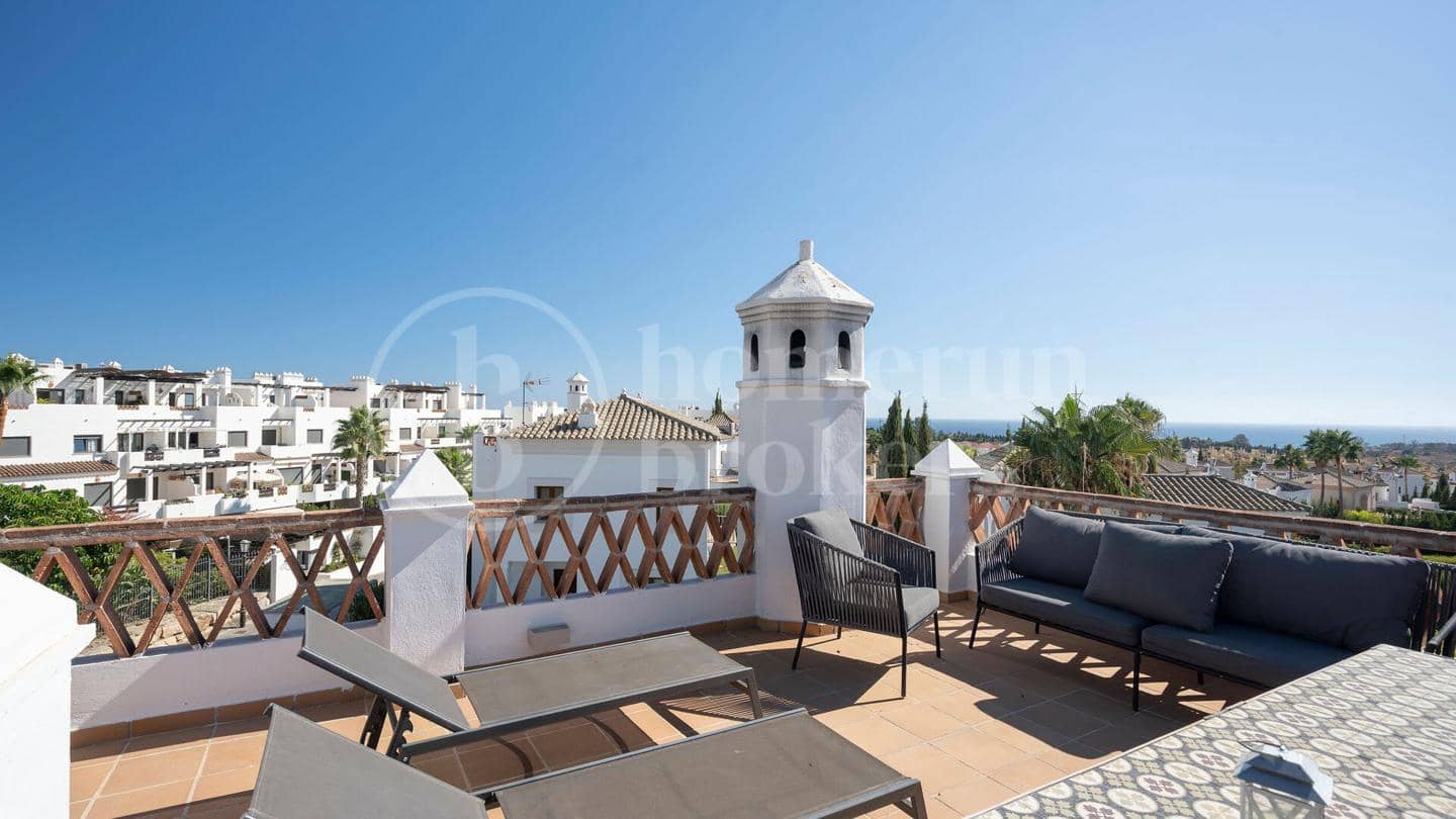 4 Zimmer Villa zu verkaufen in Estepona mit Pool Garage - 1.690.000 € (Ref: 9733385)