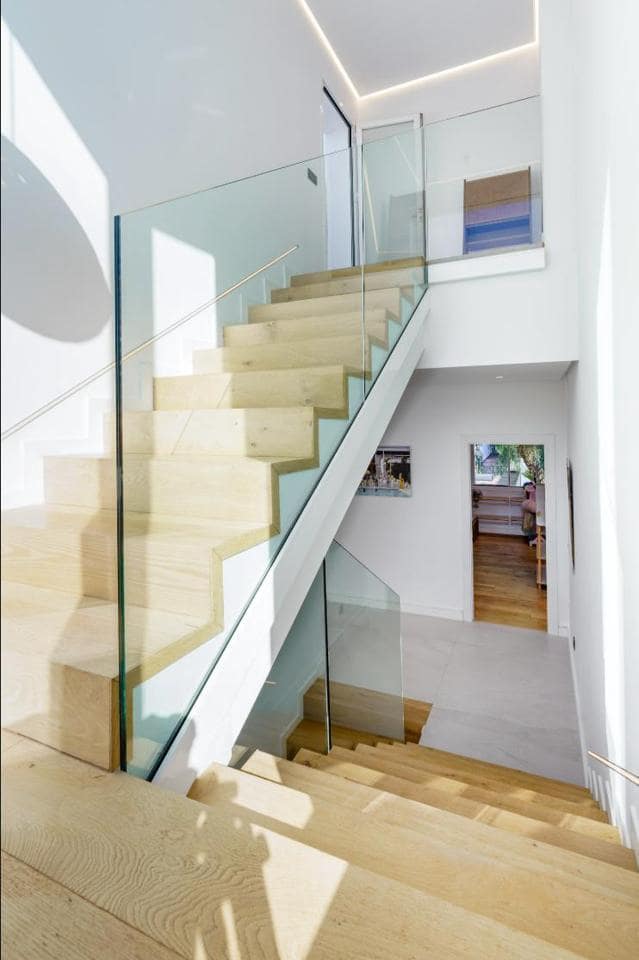 5 bedroom Villa for sale in Marbella with pool garage - € 2,490,000 (Ref: 9743035)