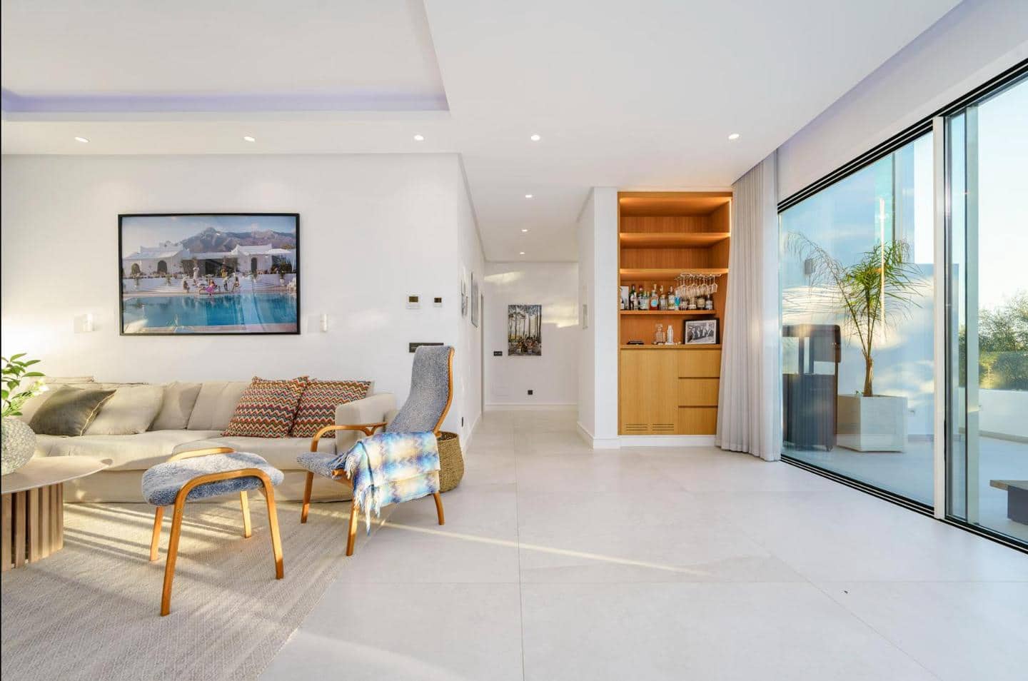 5 bedroom Villa for sale in Marbella with pool garage - € 2,490,000 (Ref: 9743035)