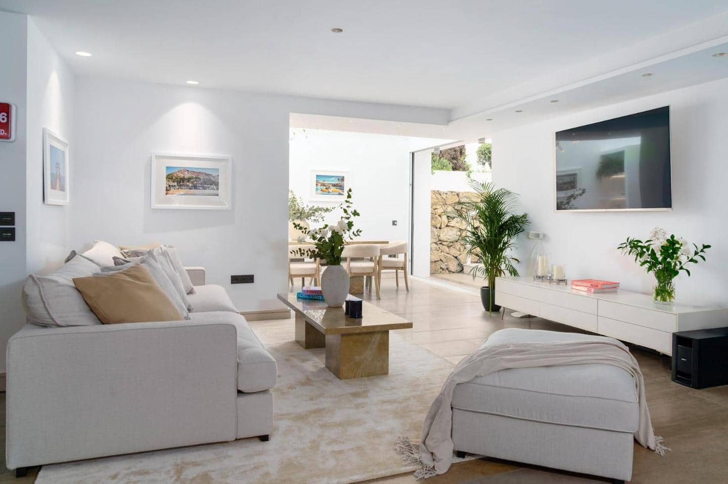 5 bedroom Villa for sale in Marbella with pool garage - € 2,490,000 (Ref: 9743035)